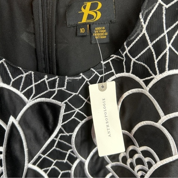 NEW Sachin + Babi Anthropology Black White Petalwork Embroidered Shift Dress 10 - Picture 11 of 14